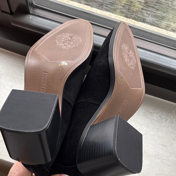NWT Vince Camuto, Kortimy Black Suede Ankle Boots - Picture 6 of 13